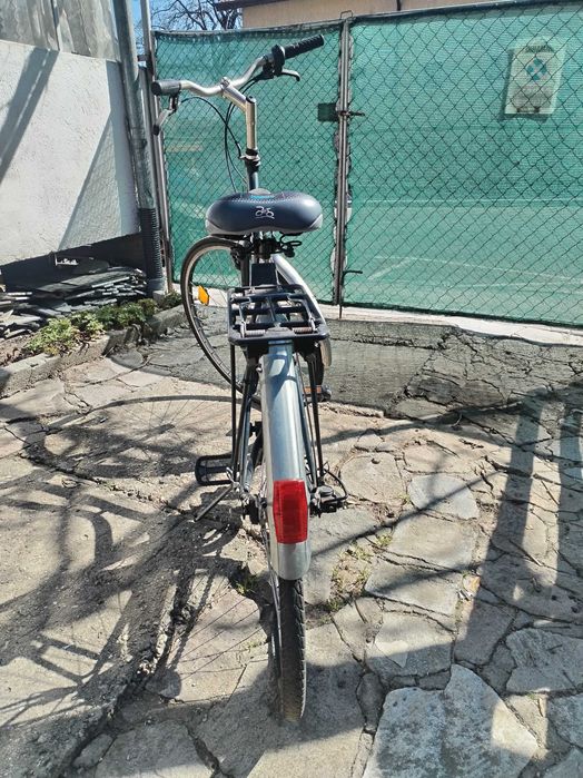 Продавам дамско колело