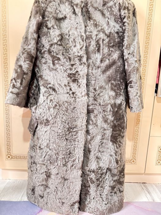 Женский пальтолар,койлек сатылады,