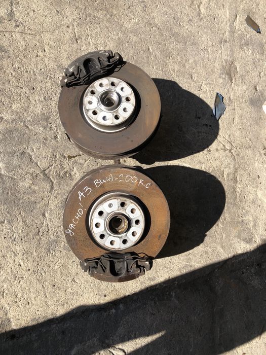 Предни спирачки Ауди А3 2.0 ТФСИ 200кс,Audi A3 TFSI