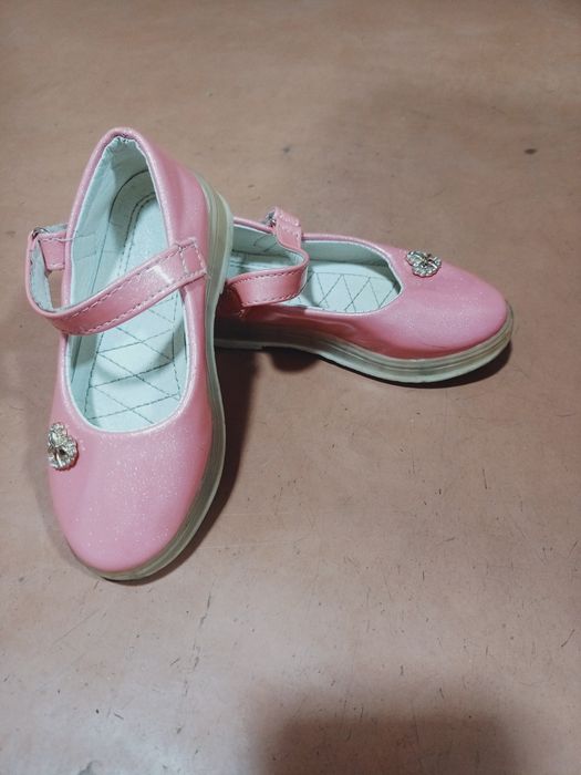 Сандалии для девочки