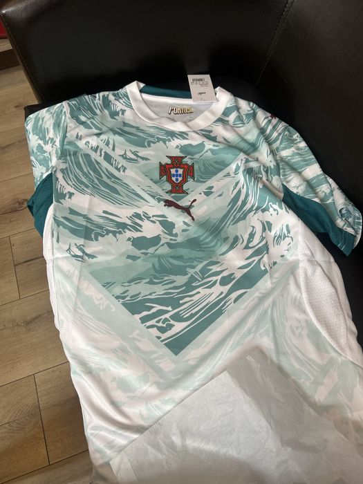 Tricouri de fotbal- Soccer Jerseys