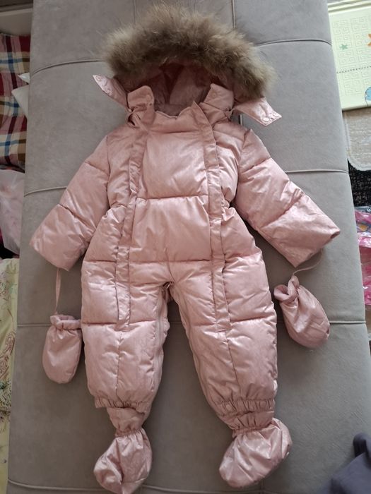 Продам зимний комбинезон на девочку