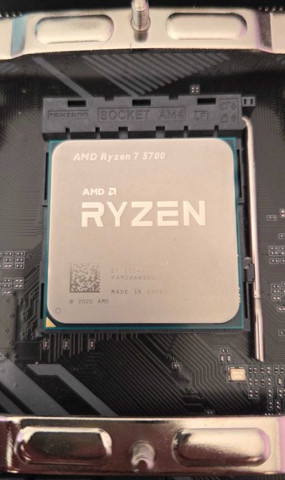 CPU: AMD Ryzen 7 5700 - в Гаранция до 2028
