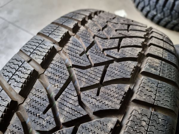 255/45/20 DUNLOP 4бр