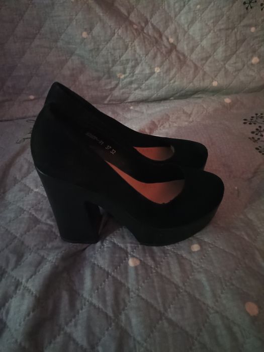 Продают,новые туфли