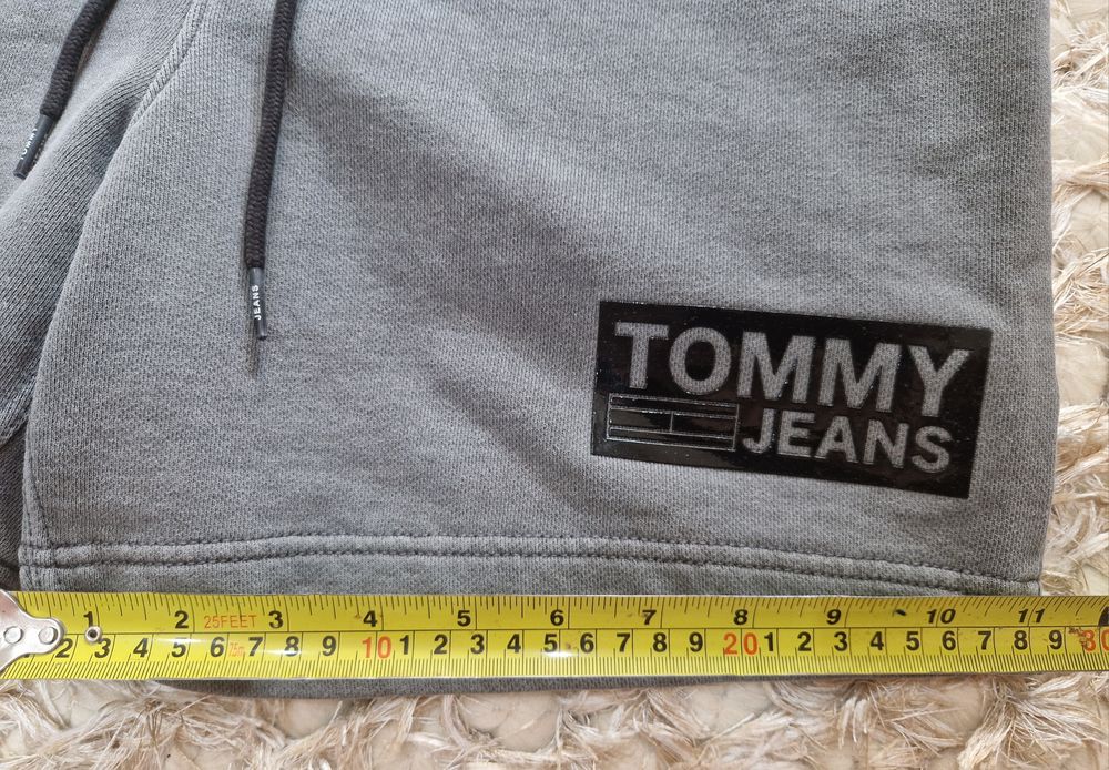Pantalon scurt sport original Tommy Hilfiger,  noi cu etichetă