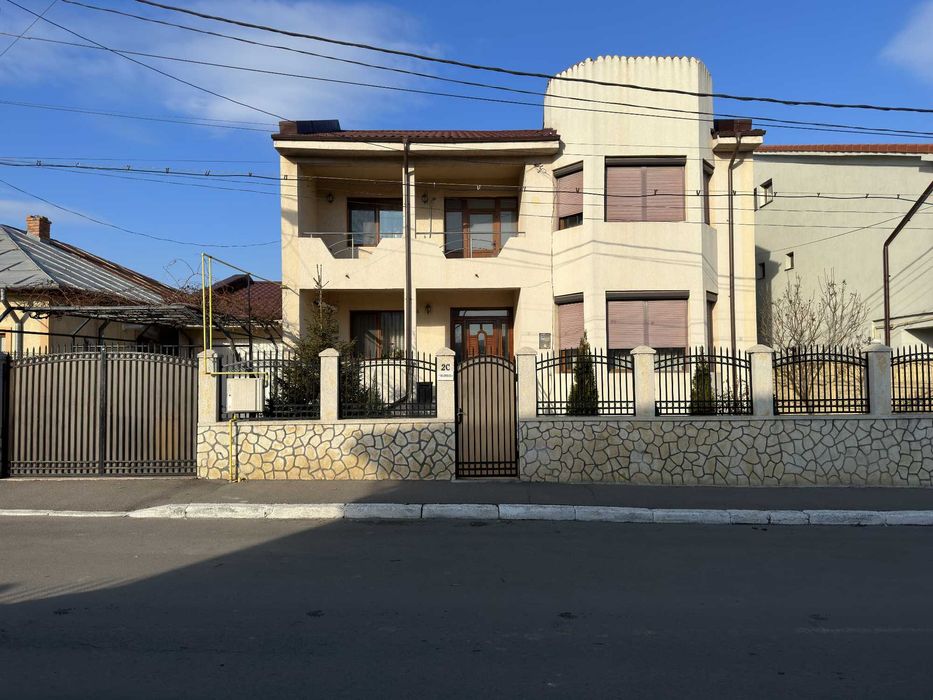 Vand Casa S+P+1 in Palazu Mare