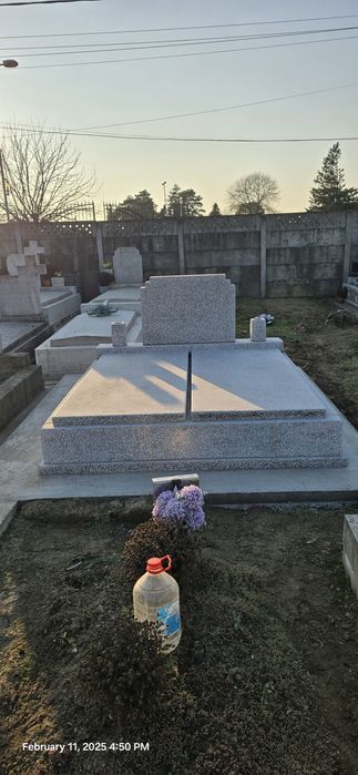 Monumente,  cruci mozaic, marmură,  granit