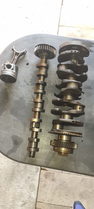 Touareg 2.5 bac capac  arbore - separat se vand si alte piese