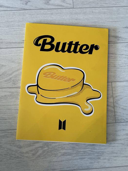 Альбом BTS с фотографиями айдолов