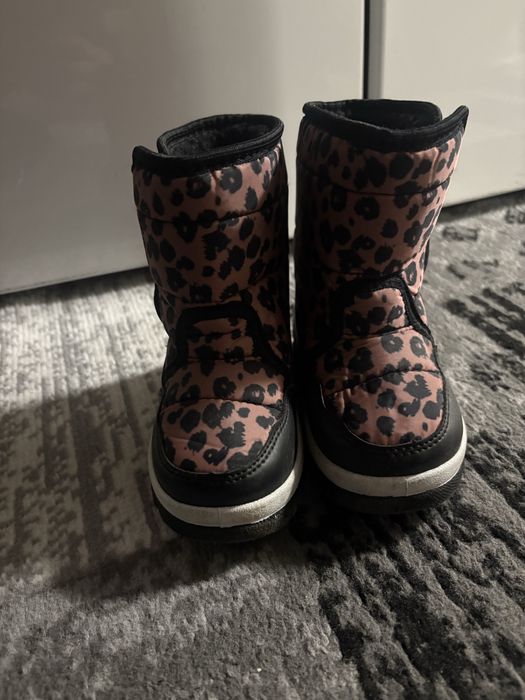 Vand ghetuțe fetițe!