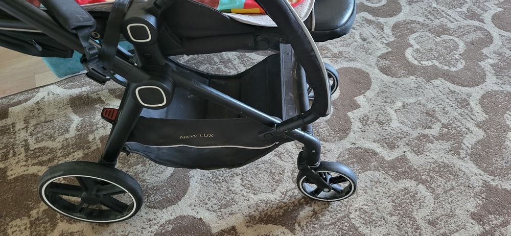 Продам коляску срочно