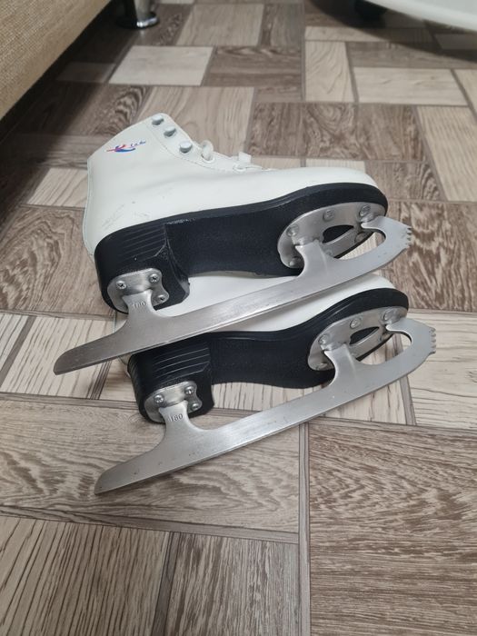 Коньки фигурные детские