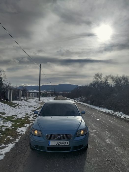 Продавам Volvo V50