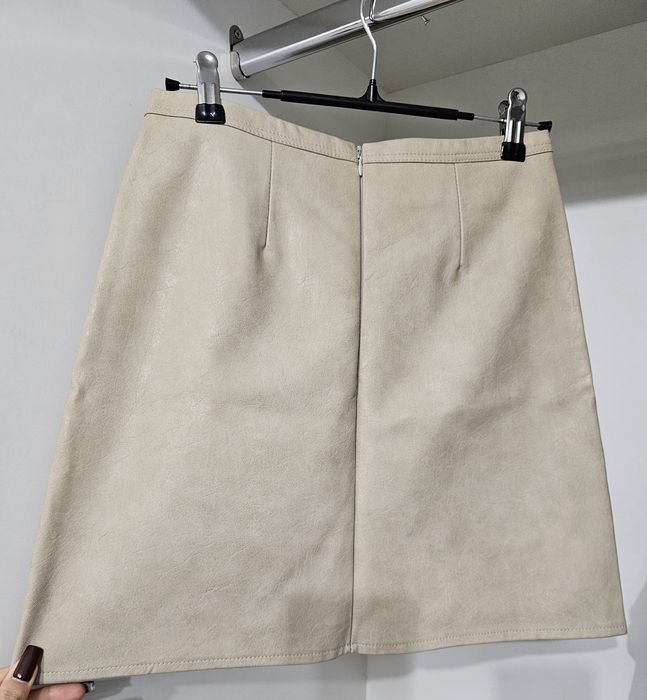 Женская кожанная юбка.