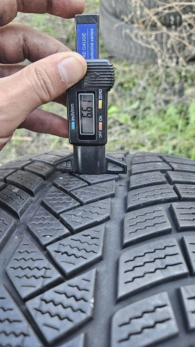 2бр гуми 225 40 19 дот 21 вредещайн