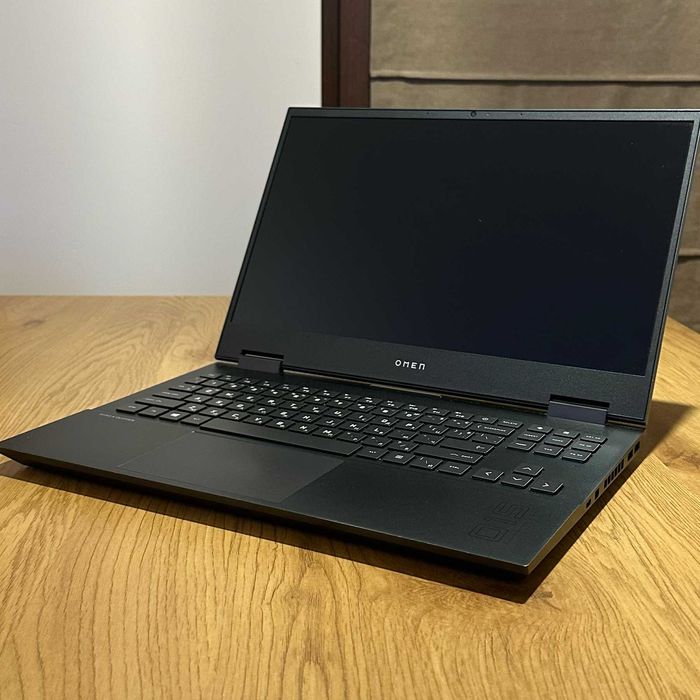 HP Omen 15 - Ryzen 9 4900H / 1TB SSD / Nvidia RTX 2060 / 16GB RAM