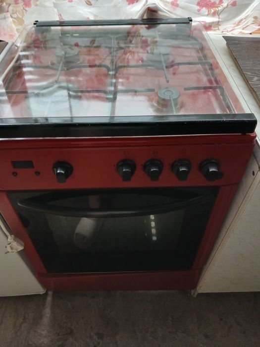 Продам газ плиту