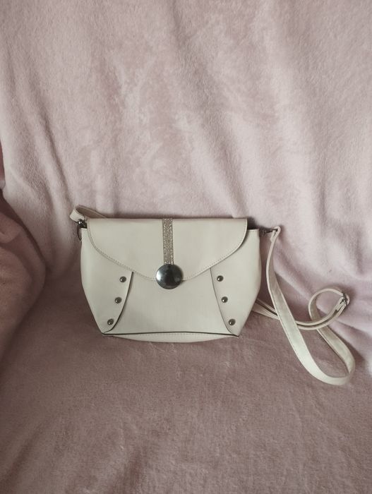 Бежова лятна чанта