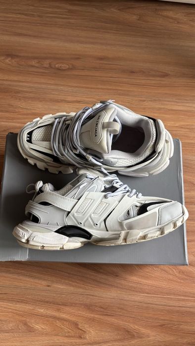 Balenciaga tracks
