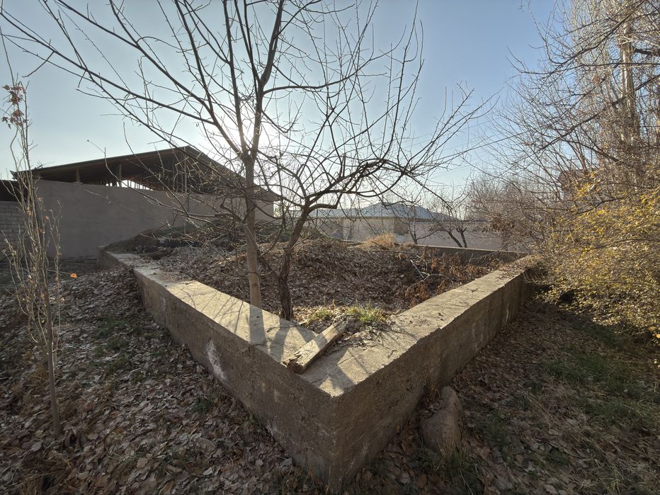 Oq Tosh Yer sotiladi