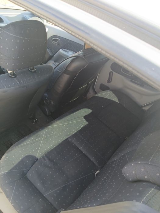 Vând reno clio.