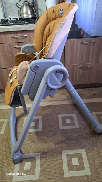 Продам детский стульчик Chicco Polly magic relax