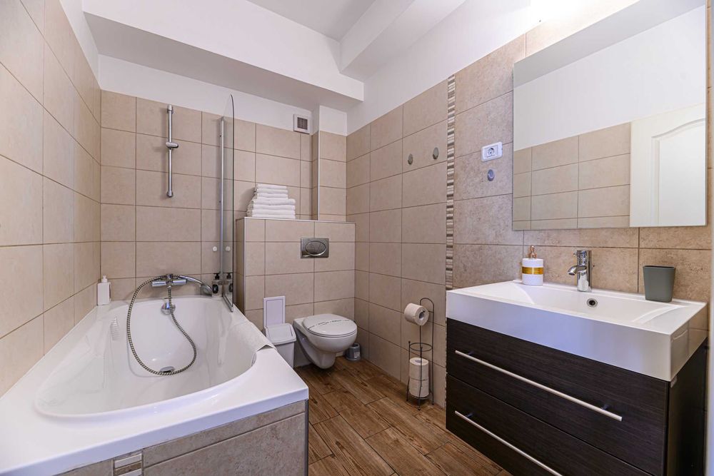 BRASOV HILLSIDE [2-4 persoane] Zona CENTRU VECHI Regim Hotelier BRASOV