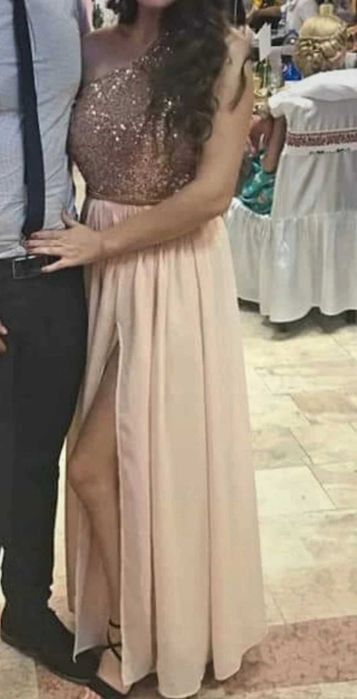 Rochie lungă model deosebit