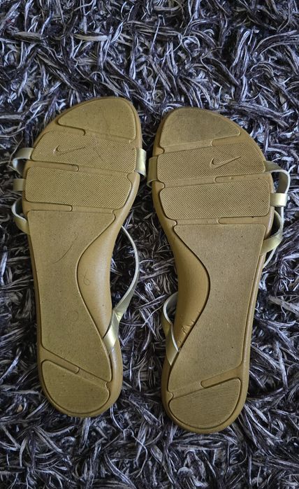 Slapi/ flip flops Nike aurii