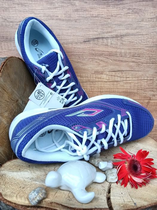 Туристически леки спортни маратонки в лилаво и бяло,внос от Австрия