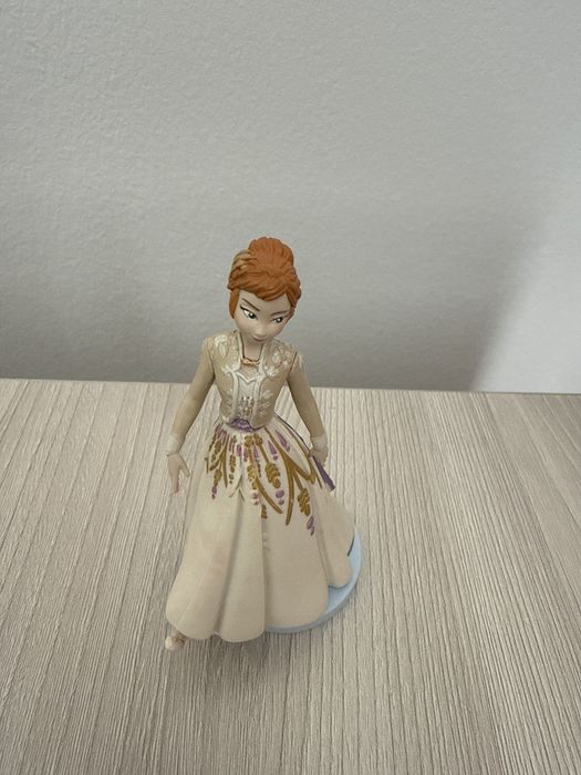 Холодное сердце фигурка Анны оригинал