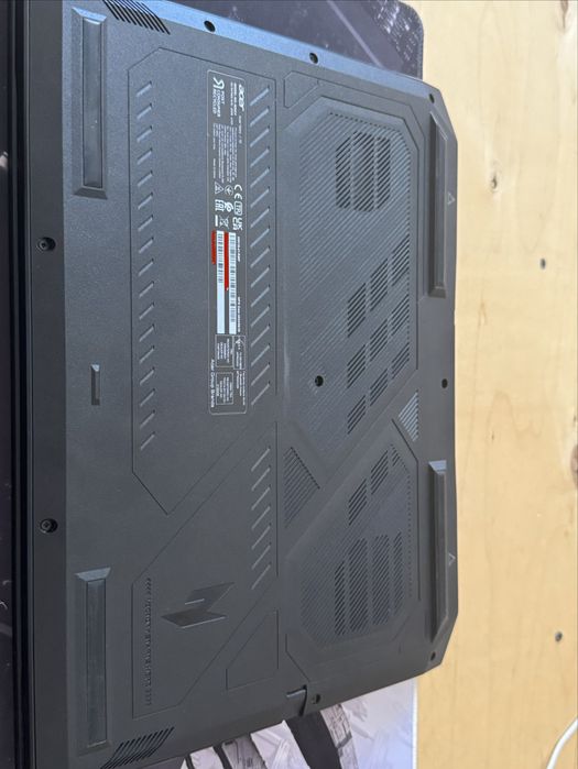 Acer Nitro V16 | Ryzen 5 8645HS | 16GB | RTX4050