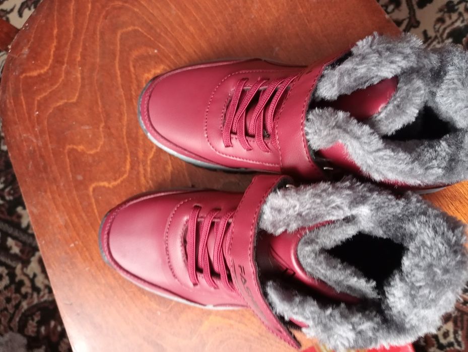 Кроссовки зимние