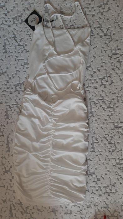 Rochie marimea XS noua cu eticheta,model scurt