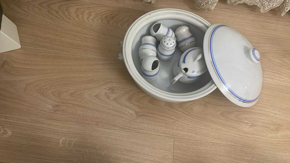 Набор супница, соусница