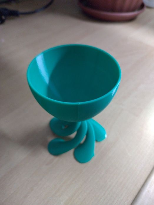 3D принтирана поставка за яйце