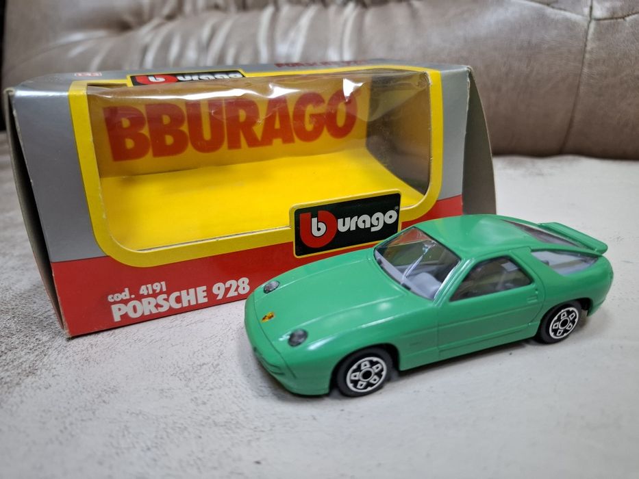 Колички  Burago 1:43