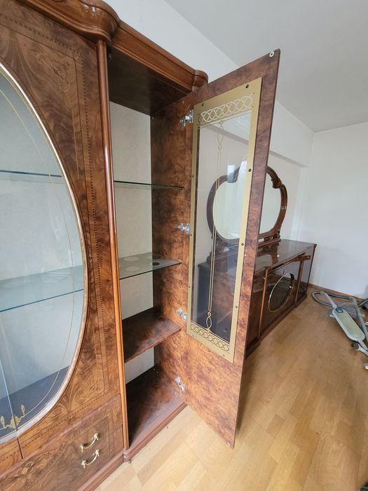 Продаётся гостиная мебель