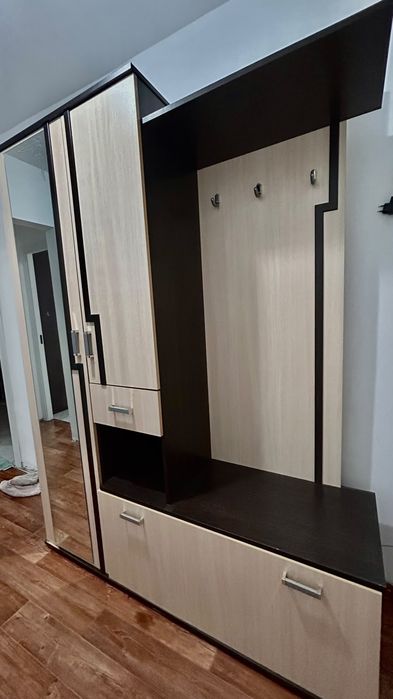 Прихожей шкаф продам