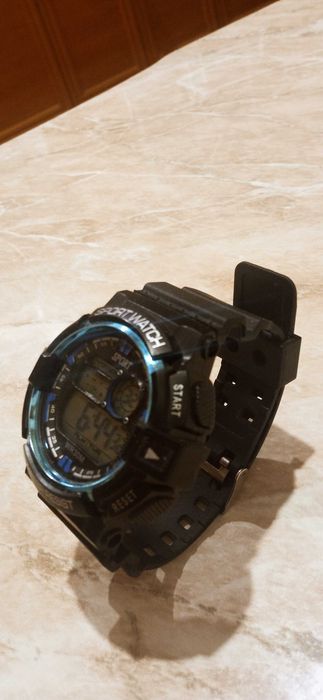 Продам Спортивные наручные Часы