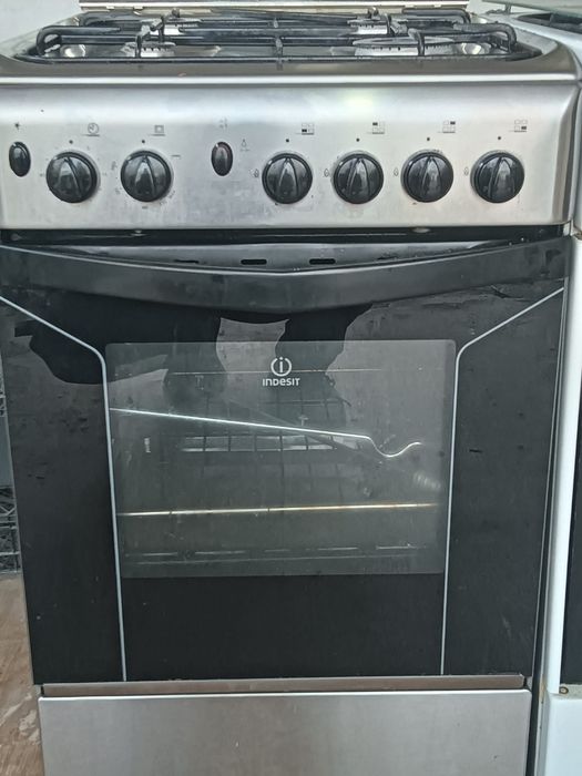 Продам газ плиту