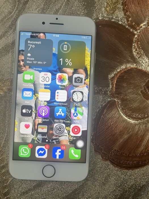 Vand iphone 8 256GB 81% state sanatate baterie schimb cu atv