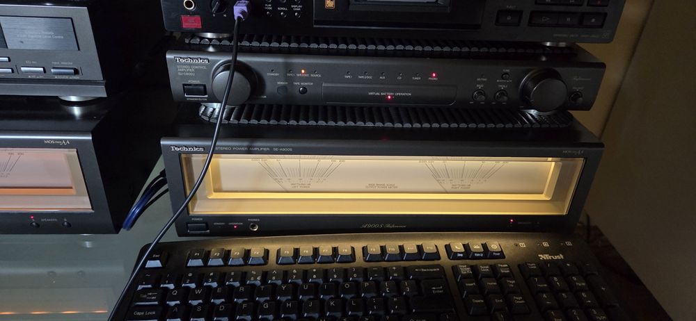 Technics Amplificator si preamplificator  Se a 900 in stare perfectă de funcționare