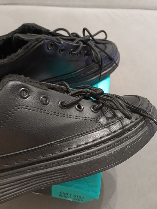 Продам новые мужские ботинки