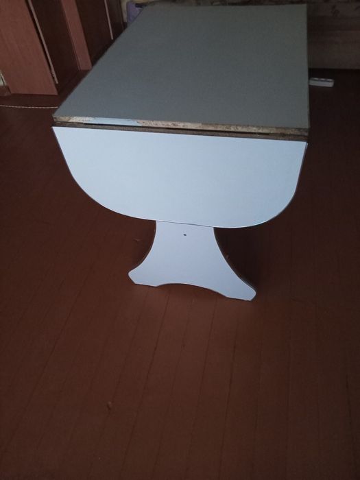 Срочно. Стол книжка