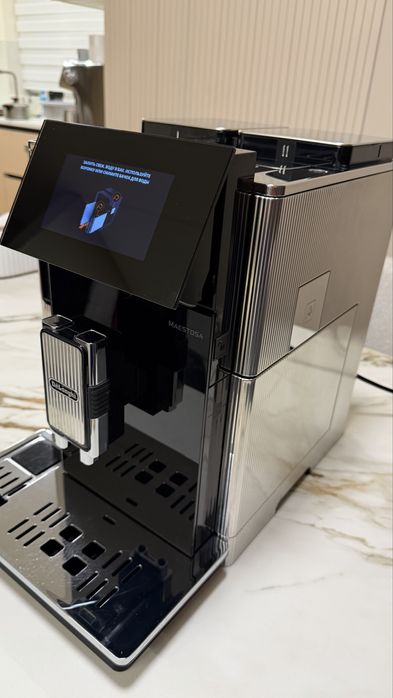Кофемашина DeLonghi Maestosa