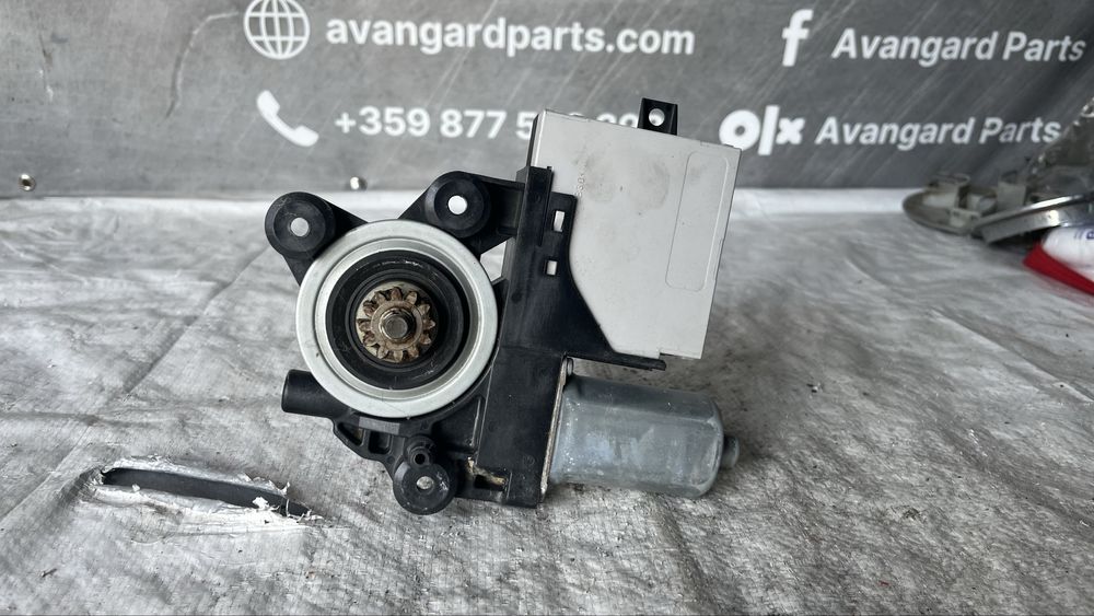 Ford Focus 2004- моторче предно дясно стъкло