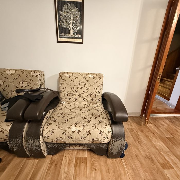 Продам комплект диван и два кресла