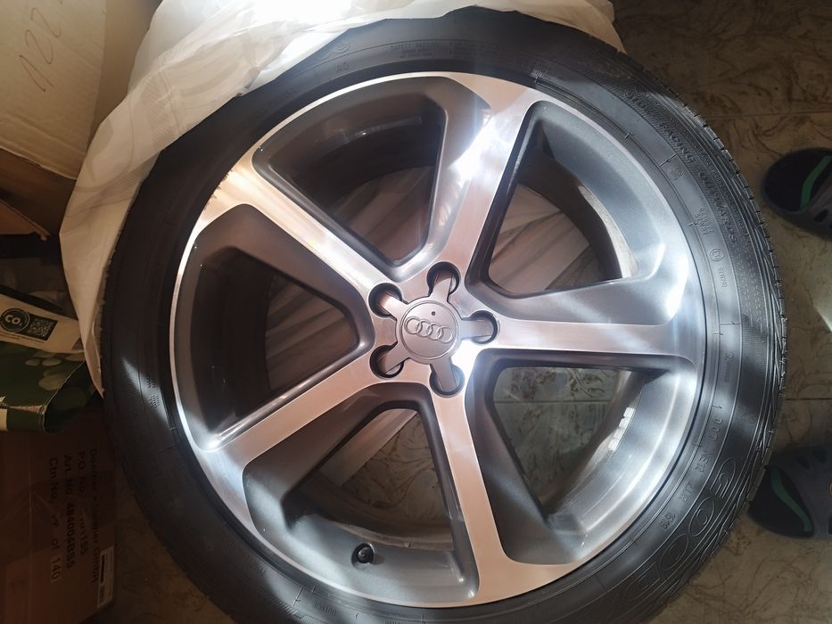 Джанти 20ки 5x112, et33 8,5j с летни гуми